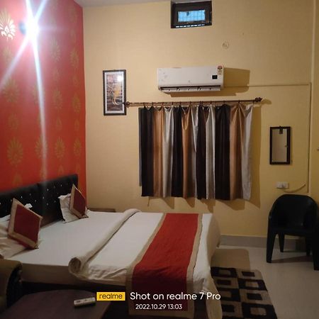 Gangotri Paying Guest House Varanasi Bagian luar foto