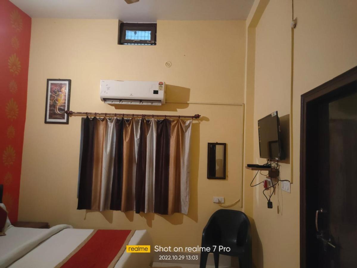 Gangotri Paying Guest House Varanasi Bagian luar foto
